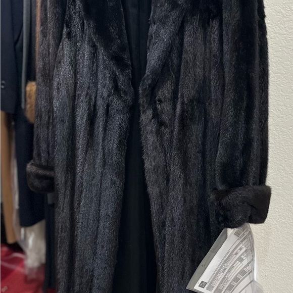Black Full length mink coat - Picture 3 of 6